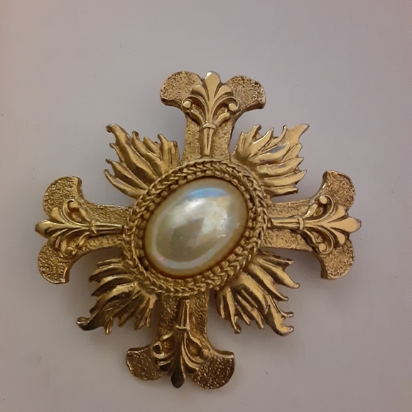 Carolee Jewelry - Carolee Vintage Maltese Cross with Faux Pearl Center